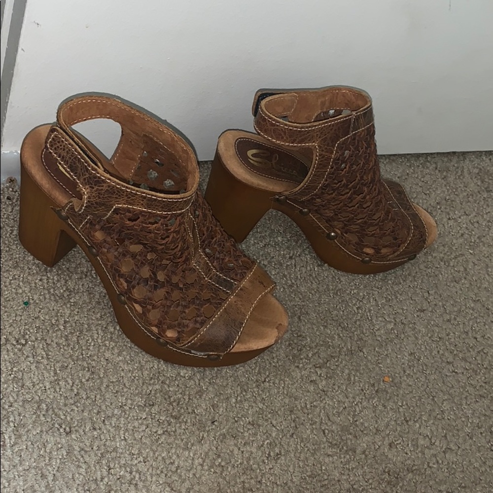 High heels pumps